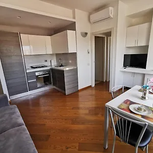 https://locazione-turistica-marinella-aparment-roma.it-romehotels.com