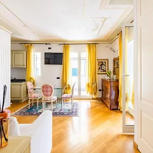 https://la-casa-al-mare-nel-centro-storico-di-loano.hotelitalianriviera.com